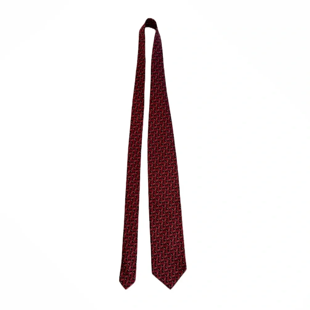 Hugo Boss 100% Silk Men's Tie Necktie‎ Red Geometric Made in Italy 60” X 3.5”